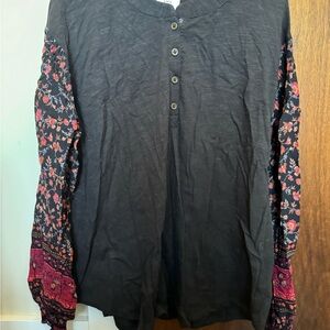 Knox Rose Black Top with Floral Sleeves